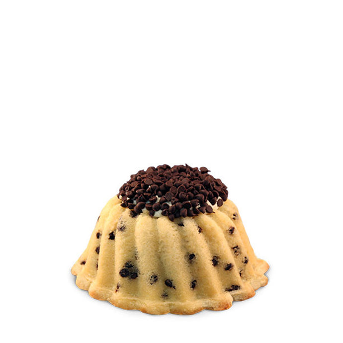 Chocolate chip pound in the shape of a bundt filled with vanilla buttercream and topped with chocolate chips. Serves 6 Packaged in our signature yellow and white striped gift box with a blue bow. 