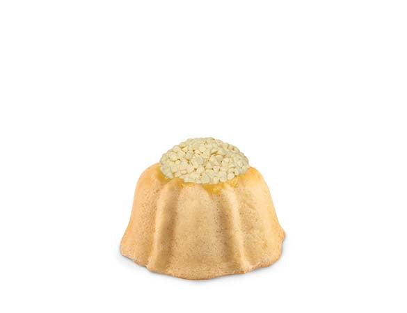 Vanilla pound cake in the shape of a bundt filled with lemon curd and topped with white chocolate shavings. Serves 1-2. Packaged in our signature yellow and white striped gift box with a blue bow.